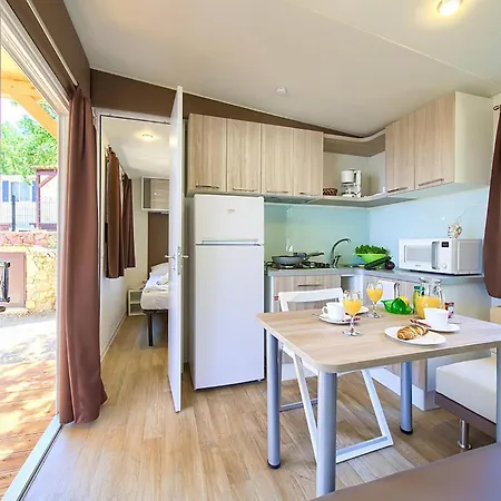 Cozy Stacaravan In Glavotok 营地 Brzac