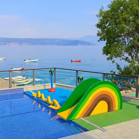 Cozy Stacaravan In Glavotok 营地 Brzac