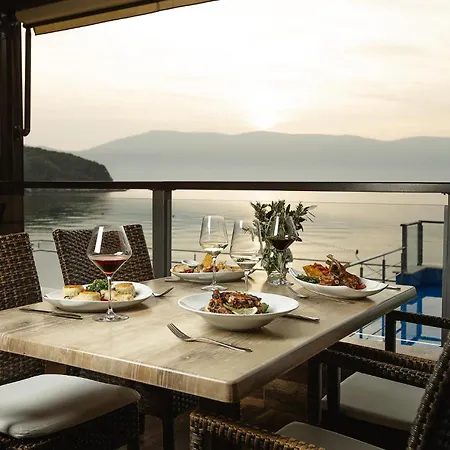 Cozy Stacaravan In Glavotok 4*