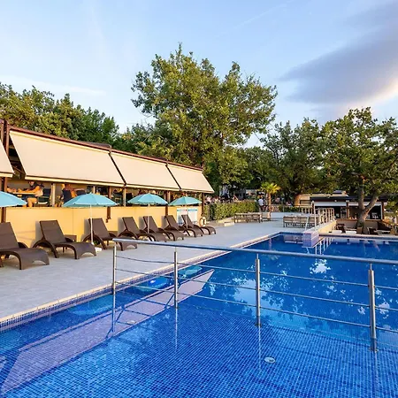 Cozy Stacaravan In Glavotok 4*