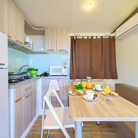 Kamp Beautiful Stacaravan In Glavotok 4*