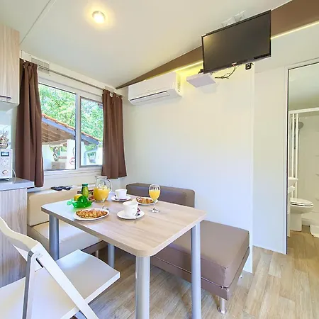 Cozy Stacaravan In Glavotok