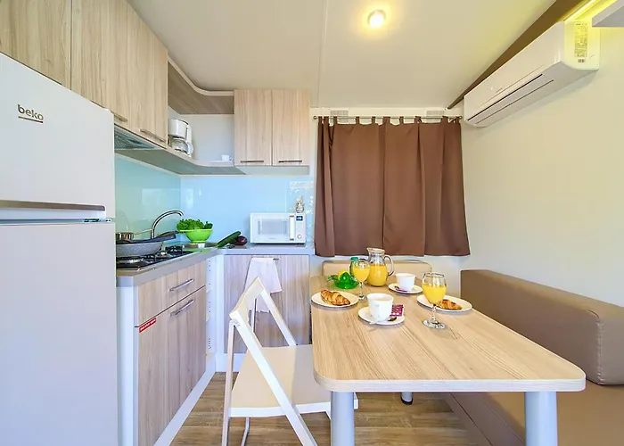 Κάμπινγκ Cozy Stacaravan In Glavotok 4*
