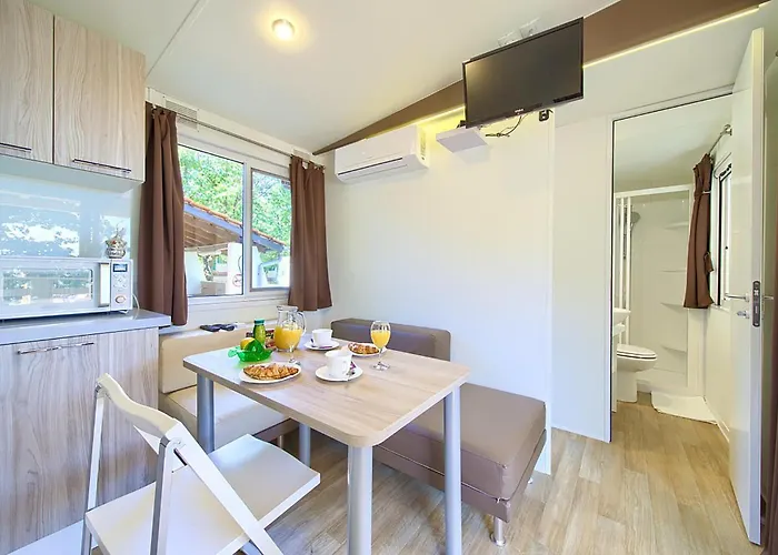 Cozy Stacaravan In Glavotok