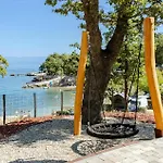 Cozy Stacaravan In Glavotok With Swimming Pool 4* Brzac